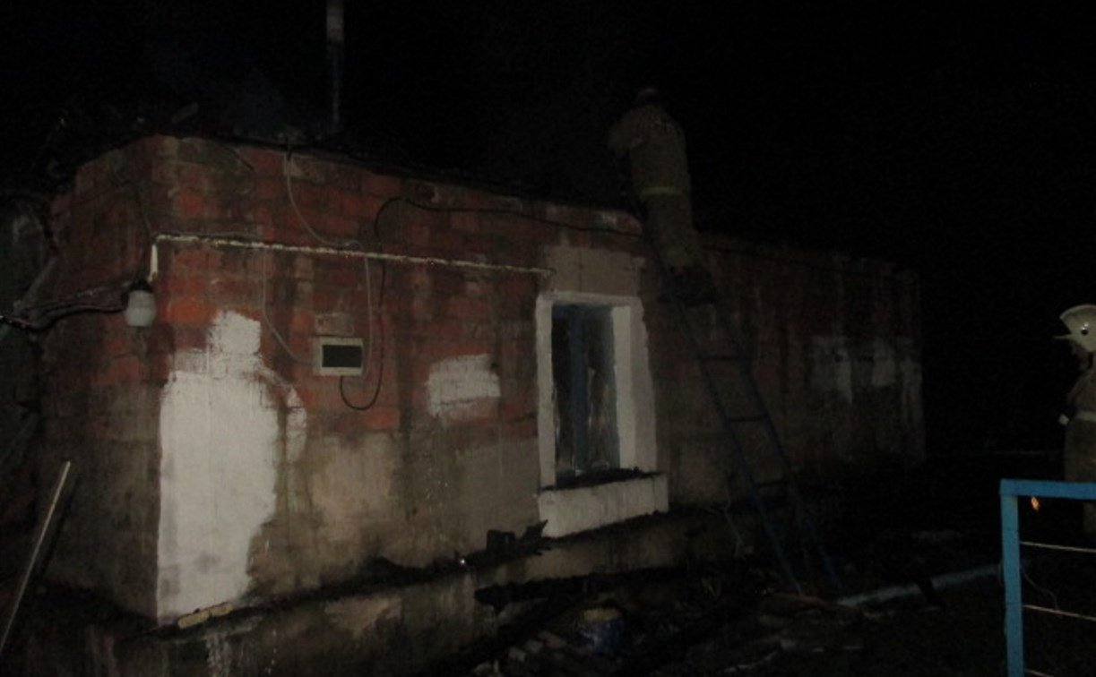 В Узловском районе частный дом тушили 8 пожарных