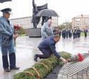 Алексей Дюмин возложил цветы к Вечному огню на площади Победы