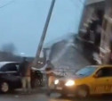 Легковушка врезалась в столб в Новомосковске