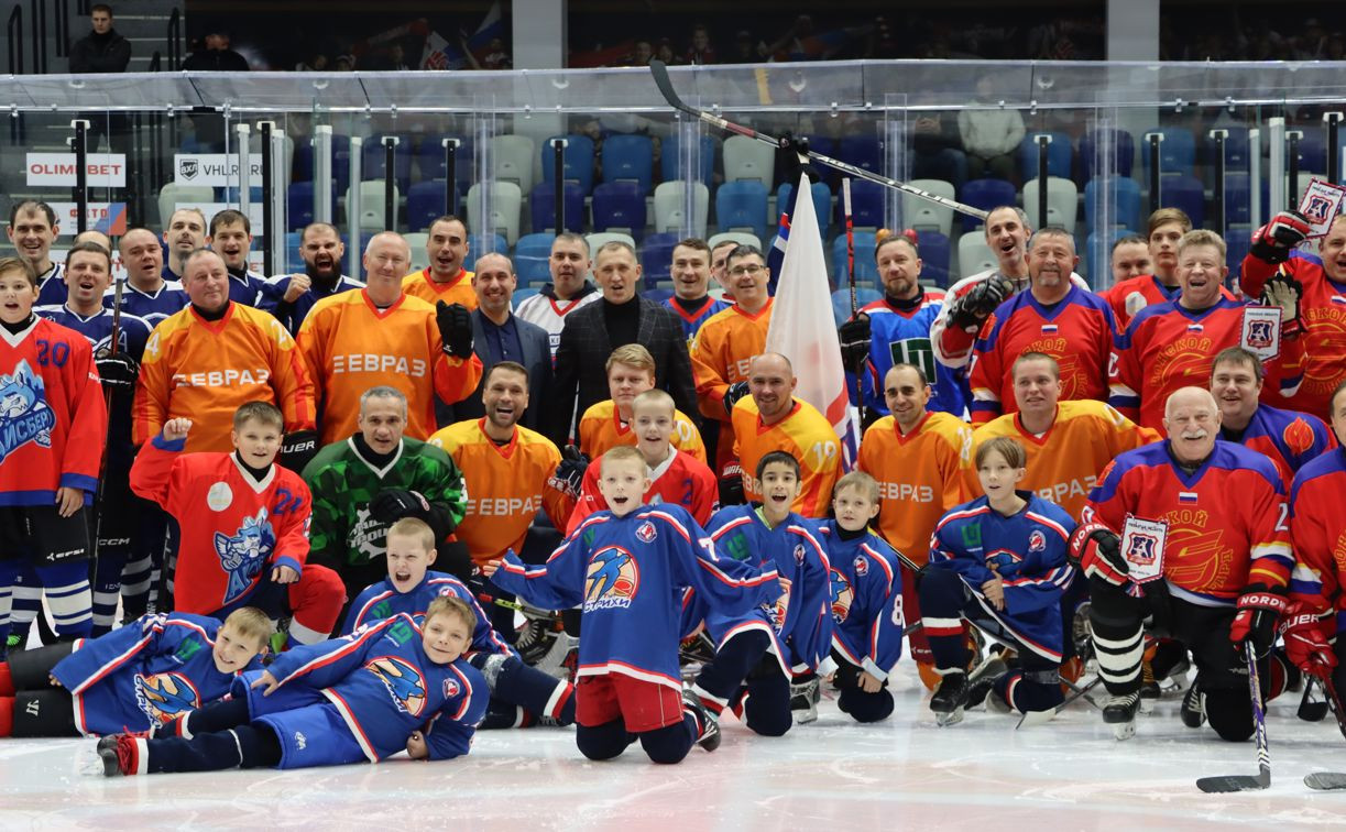 В Туле стартовал хоккейный турнир среди команд региональных предприятий
