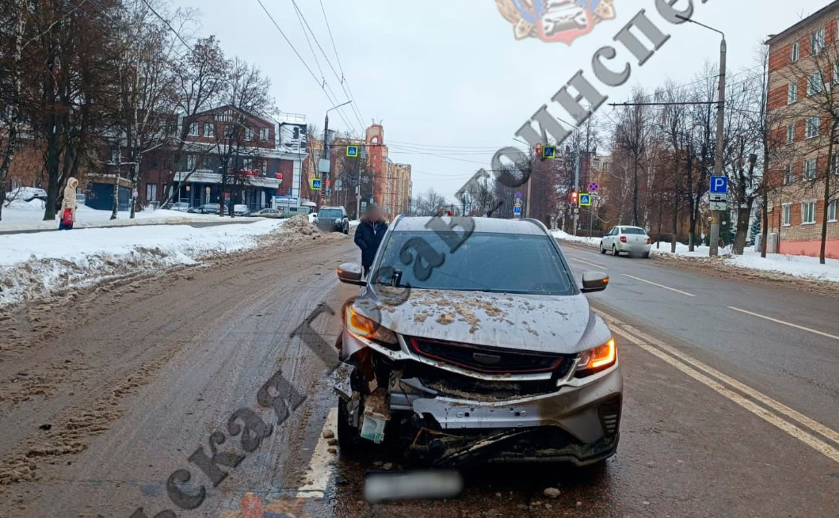 В аварии на ул. Дмитрия Ульянова пострадал молодой человек