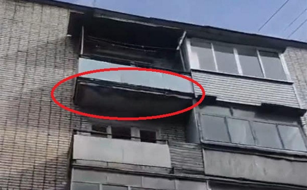 В Щекино с балкона упал камень и разбил ребенку голову: на место выехал следователь Следственного комитета
