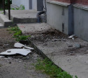 «Куски отваливаются, могут голову проломить»: в Туле рушится крыша двухэтажного дома