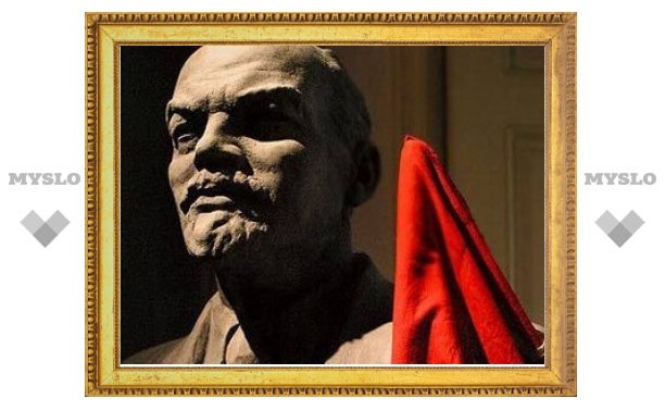 Россияне пожелали Ленину отправиться на Волково кладбище