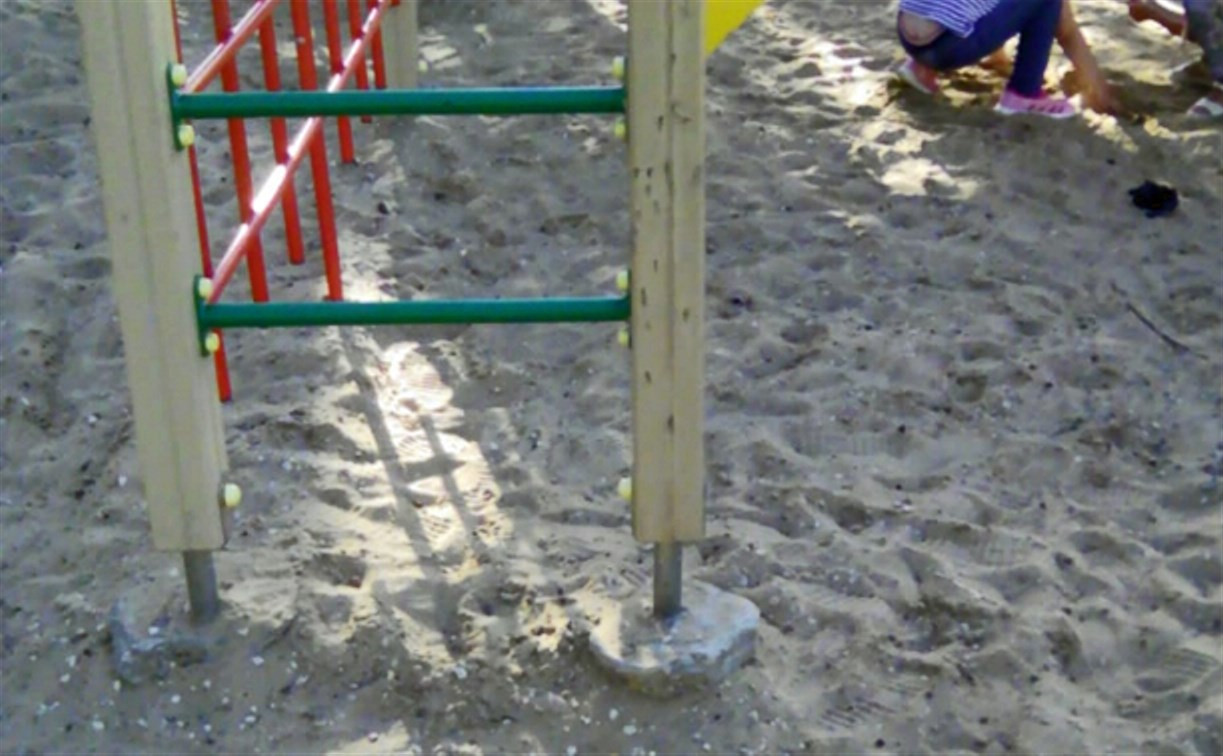 Опасные элементы на детской площадке в Иншинском обещают демонтировать 20 июня