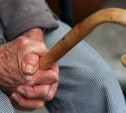 В Суворовском районе пенсионера обворовали три женщины