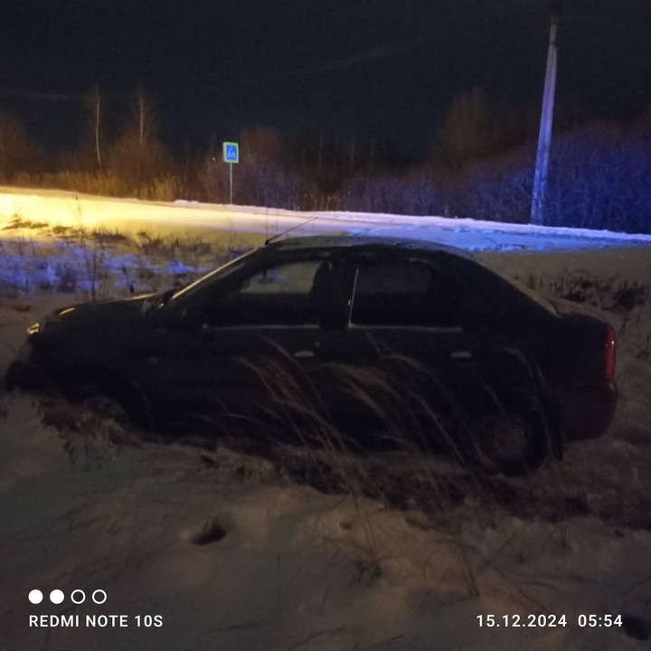 В Суворове пьяный водитель на Renault улетел в кювет