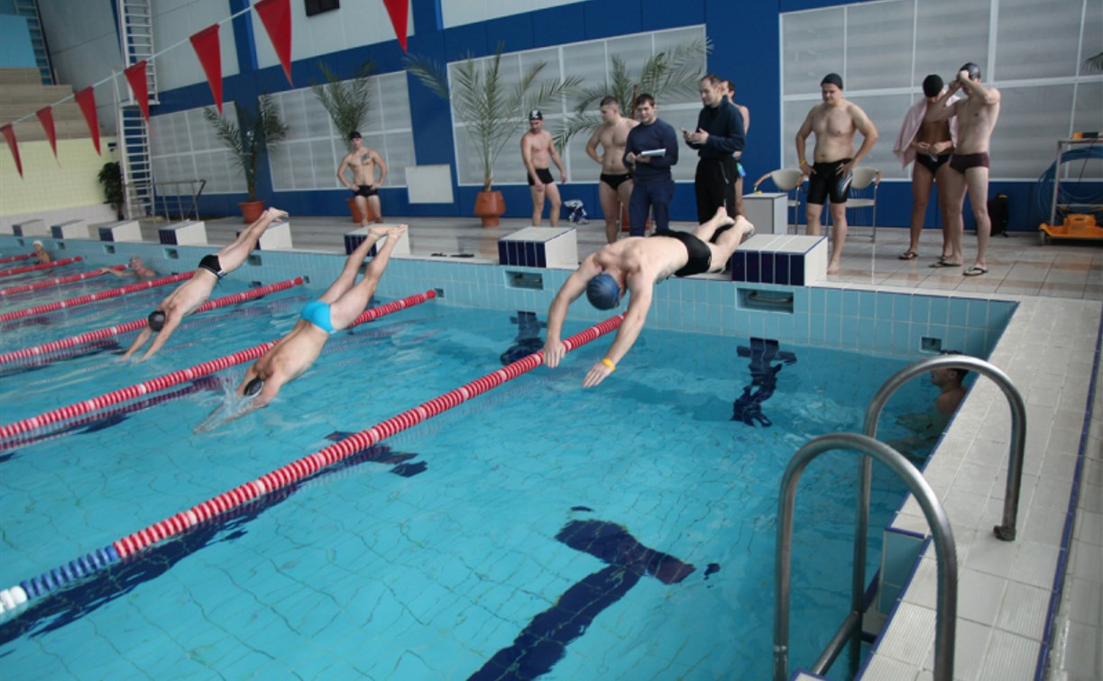 В тульском УМВД состоялись соревнования по плаванию
