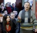 Работники патронного завода пожаловались Алексею Дюмину на сокращения