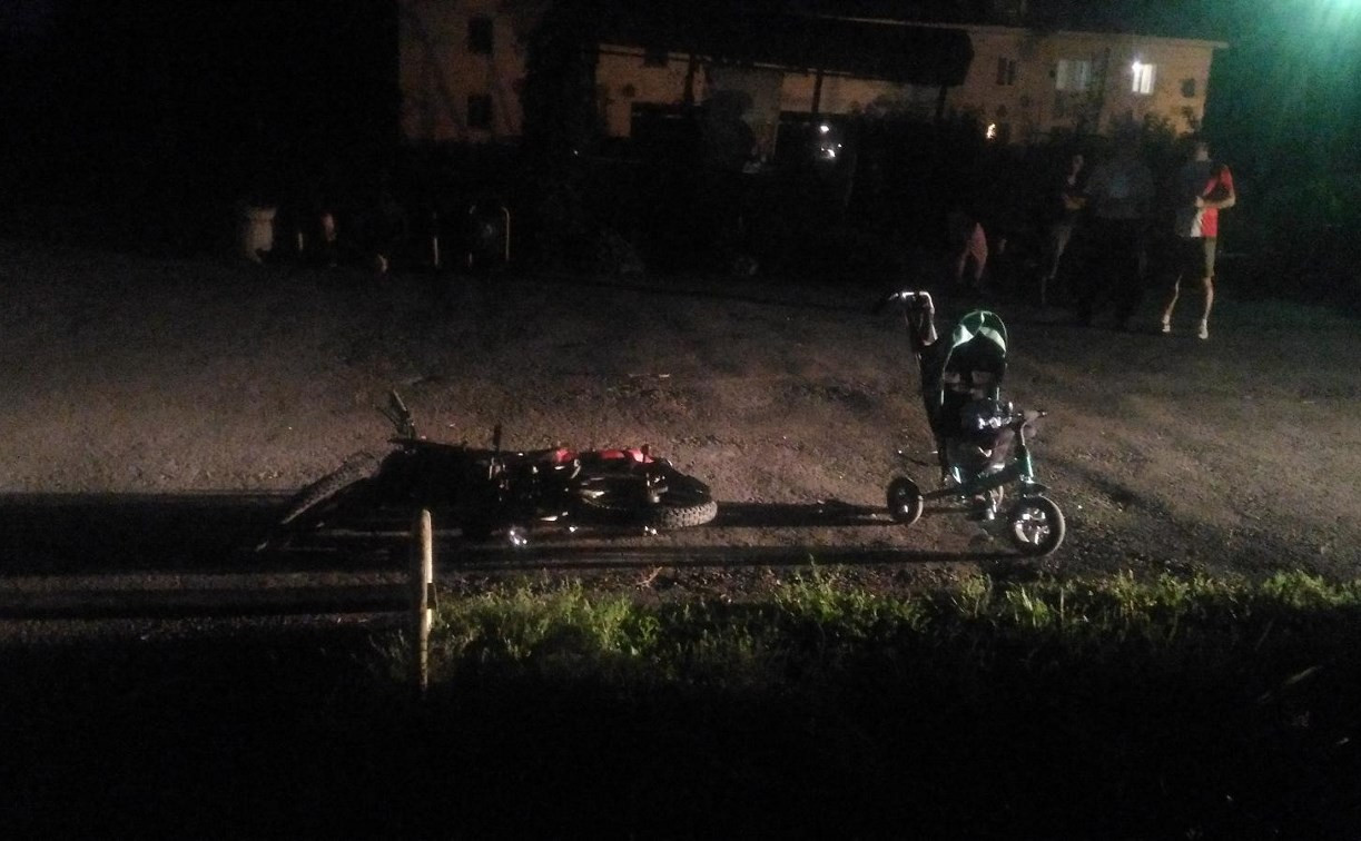 В Тульской области «бесправный» водитель мопеда сбил женщину с ребенком 