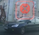 Накажи автохама: водитель Mitsubishi Lancer повернул через сплошную и чуть не устроил ДТП