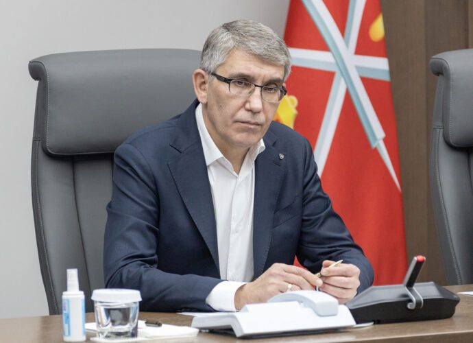 Губернатор предложил выплатить тульским стобалльникам по 25 тысяч рублей