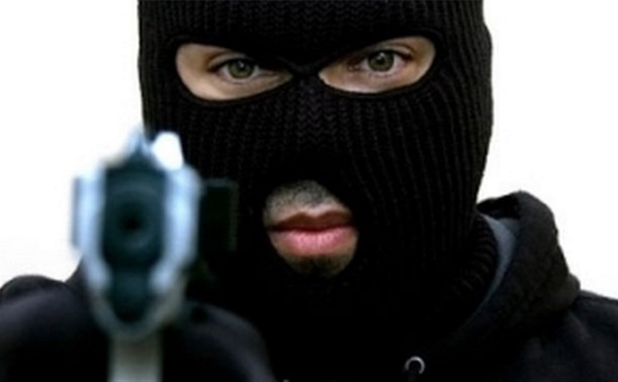 В Щекинском районе четверо неизвестных совершили вооруженное ограбленные банка и почты