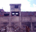 Смерть под завалами: В поселке Барсуки на рабочего обрушилась стена склада
