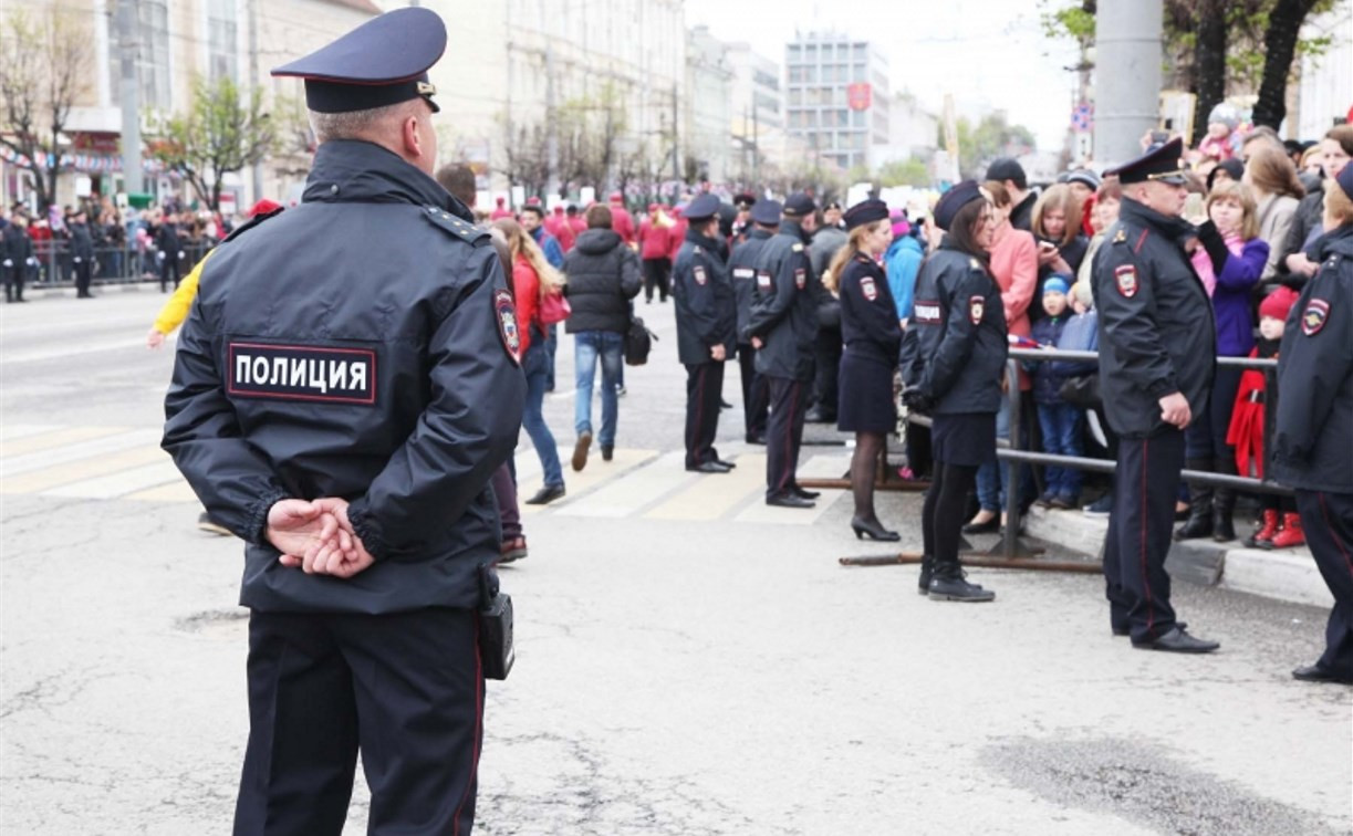 Тульские полицейские обеспечили порядок во время военного парада
