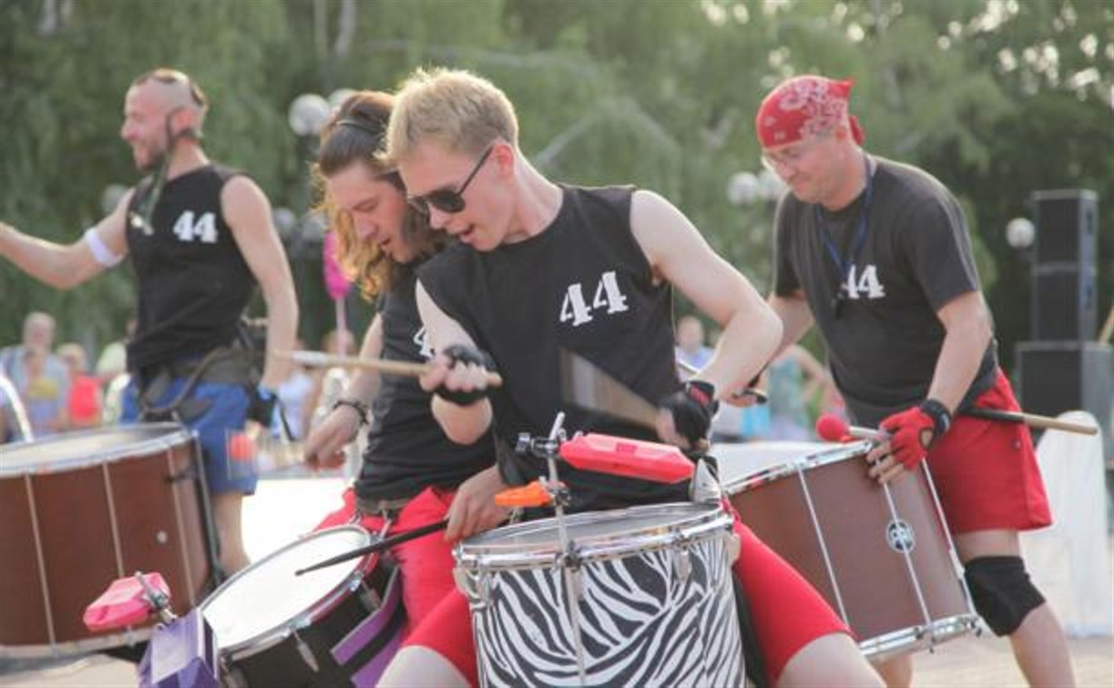 "44 drums" открыли фестиваль «Театральный дворик-2014»