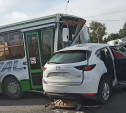 В Новомосковске автобус протаранил кроссовер