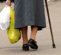 Жительницы Суворовского района избили и ограбили пенсионерку  