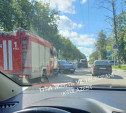На Первомайской в Туле мотоциклист врезался в Fiat и после удара отлетел в Toyota