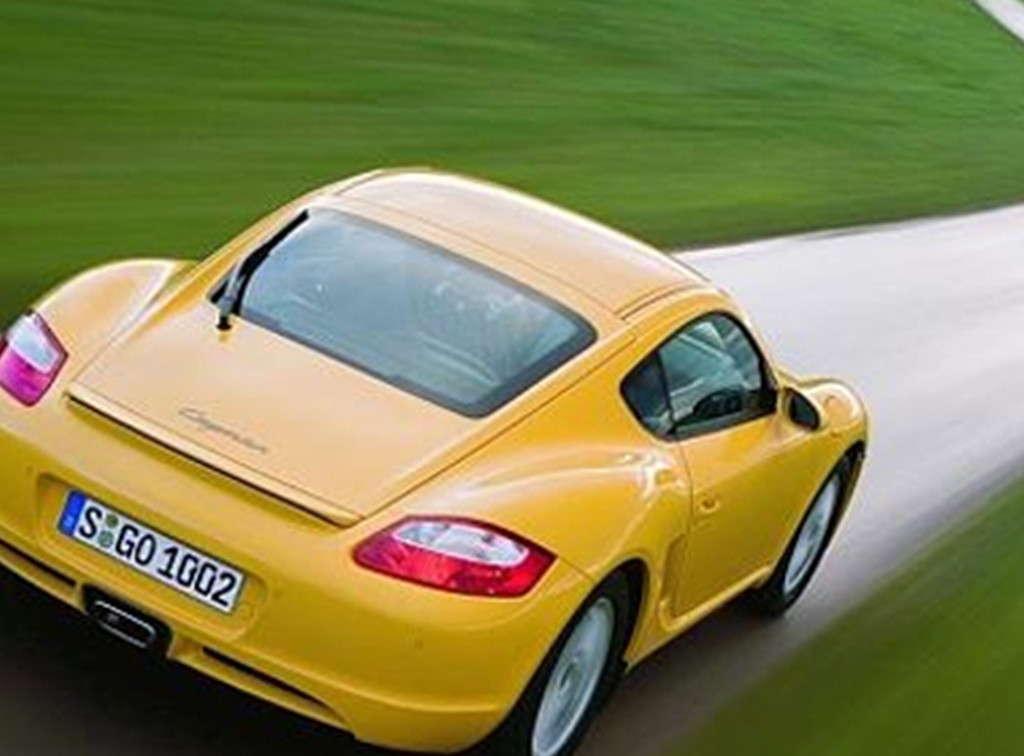 Компания Porsche начала испытания своего самого быстрого купе Porsche Cayman