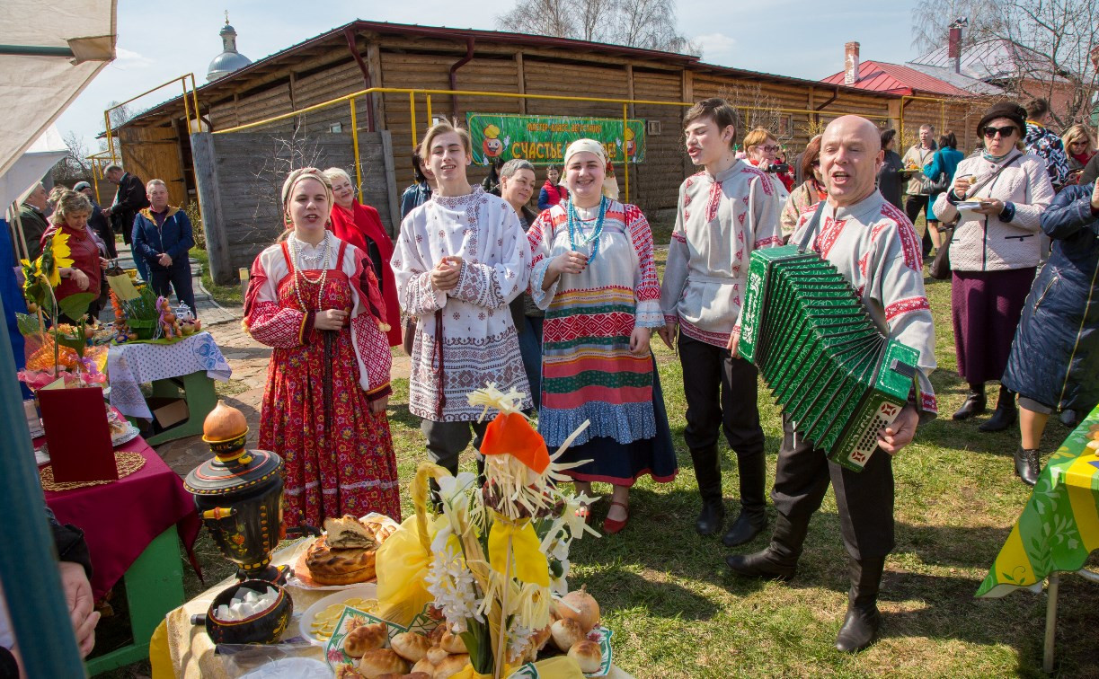 Луковый фестиваль в Епифани: 100 блюд из лука, секреты для дачников и Геннадий Малахов