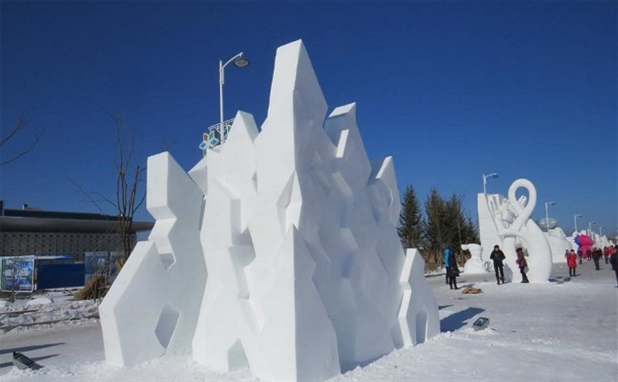 Туляк принял участие в международном фестивале снежной скульптуры