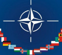 Жители четырех стран НАТО хотели бы быть под защитой России