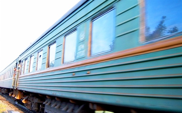В Ефремовском районе пассажирский поезд сбил женщину