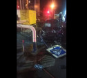В Новомосковске автомобиль влетел в столб и протаранил забор