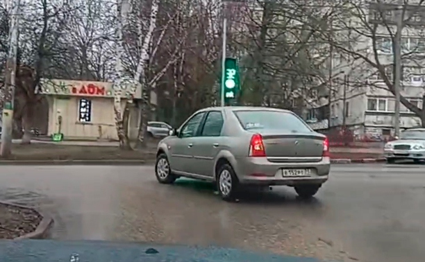 В Туле сразу два водителя «не заметили» дорожный знак