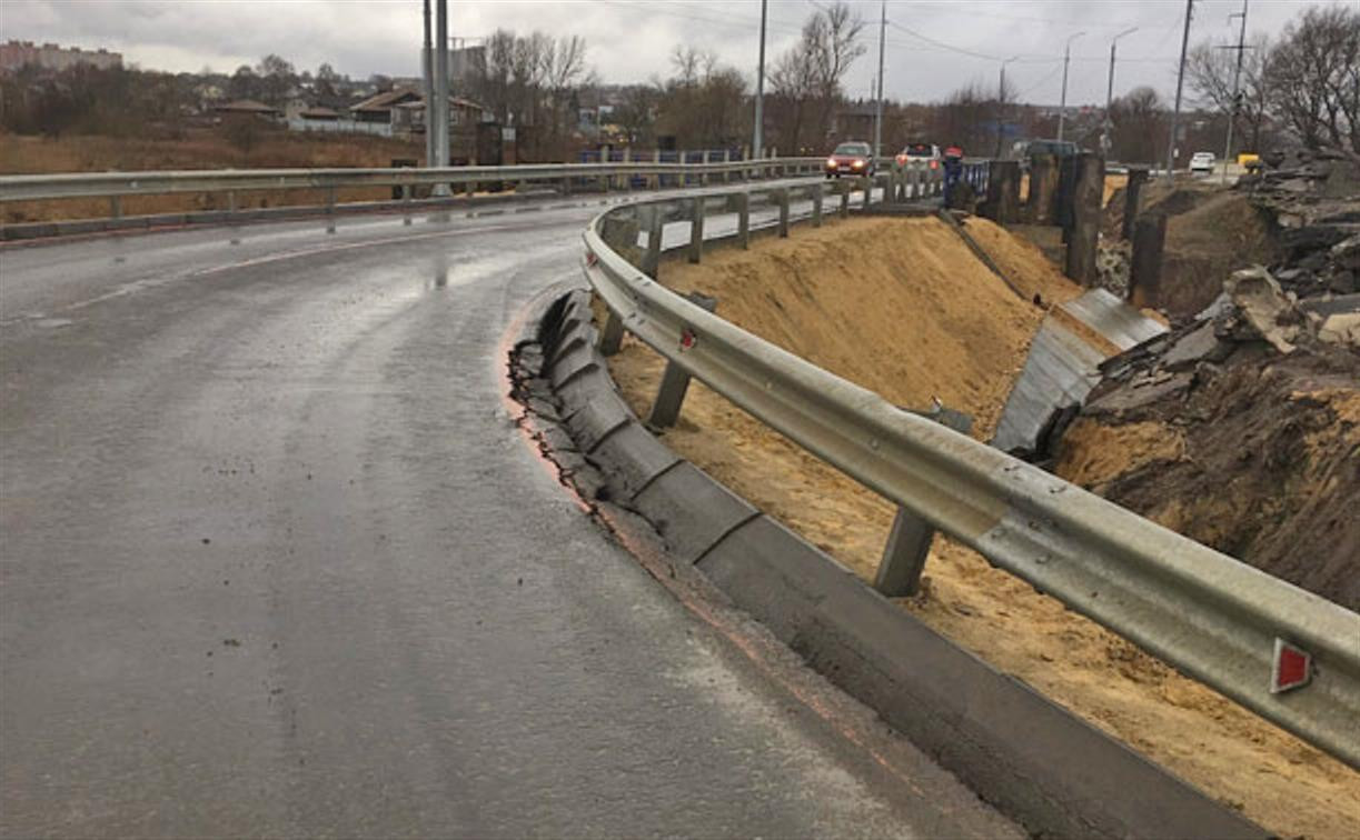 На временном объезде Баташевского моста провалился асфальт: его повредил грузовик