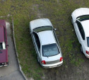 В Туле автомобилистов штрафуют за парковку на газоне