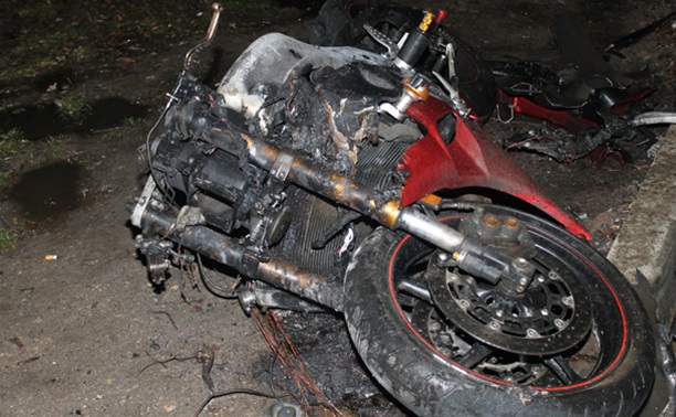 В Туле мотоцикл сгорел после столкновения с маршруткой