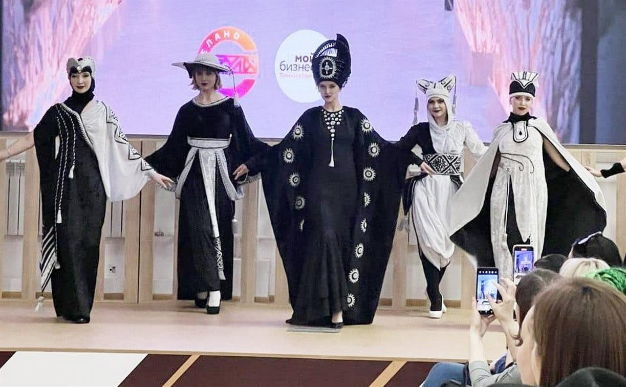 Тульские дизайнеры представили коллекции одежды и аксессуаров на модном показе