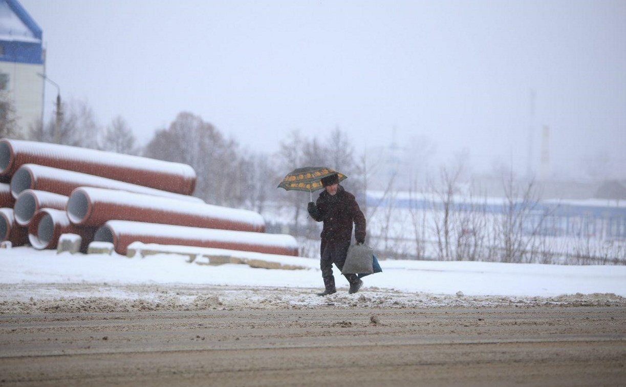 В Туле и поселениях Ленинского района усиленно идет уборка снега