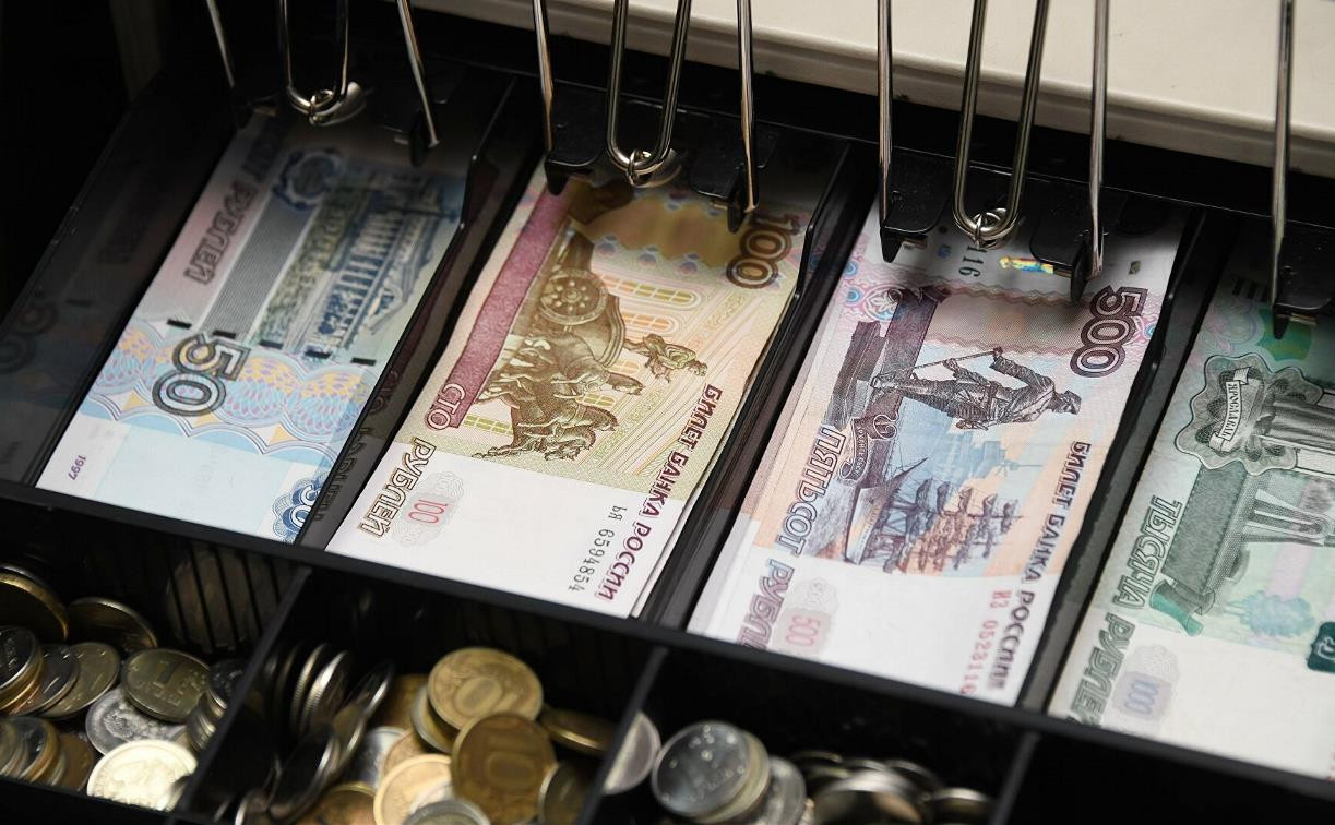 В Туле продавец супермаркета украл из кассы 10 тысяч рублей