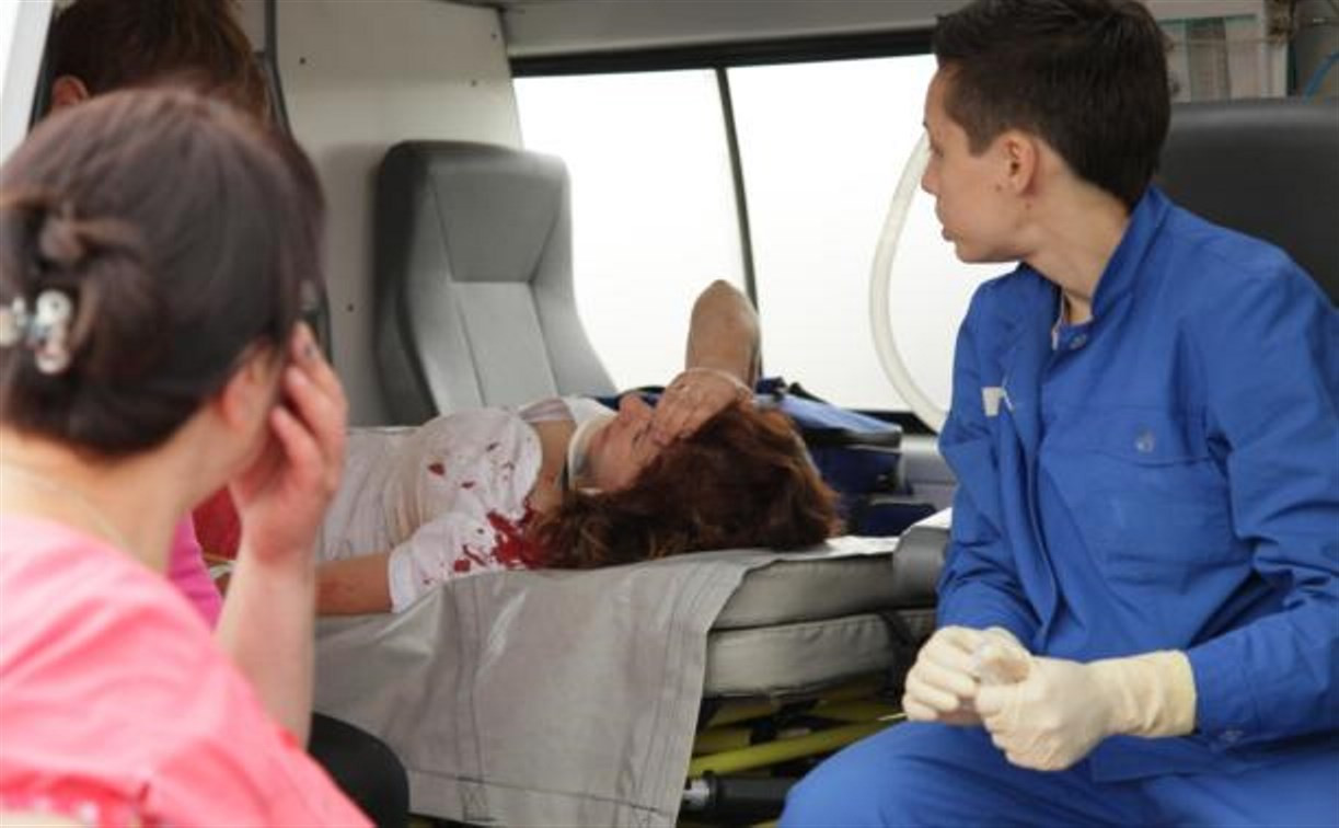 На трассе "Крым" иномарка сбила пешехода и врезалась в фуру