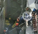 Пострадавшего на тульской стройке рабочего эвакуировали башенным краном: видео