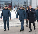 Глава МЧС Александр Куренков передал тульским спасателям оборудование и технику