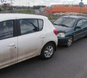 На выезде от ТРЦ «Макси» в Туле столкнулись Kia и Renault