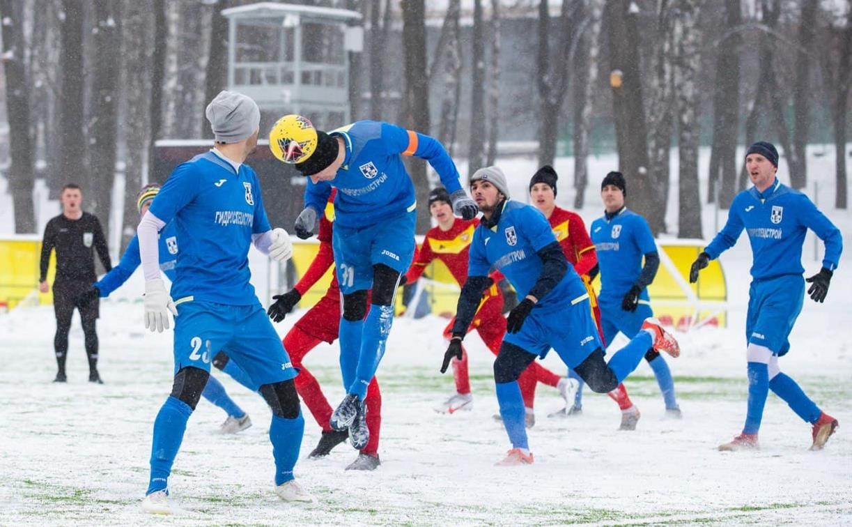 В Тульской области стартовало зимнее первенство по футболу: фоторепортаж