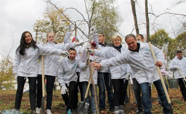 В Ясной Поляне появилась рябиновая аллея