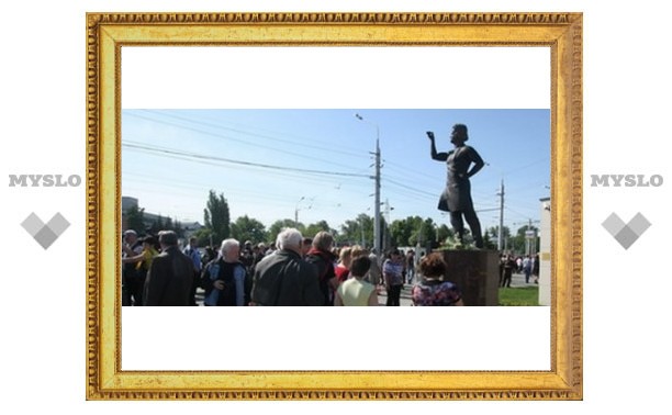 В Туле установили памятник Левше