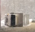 На Московском шоссе в Туле опрокинулся грузовик