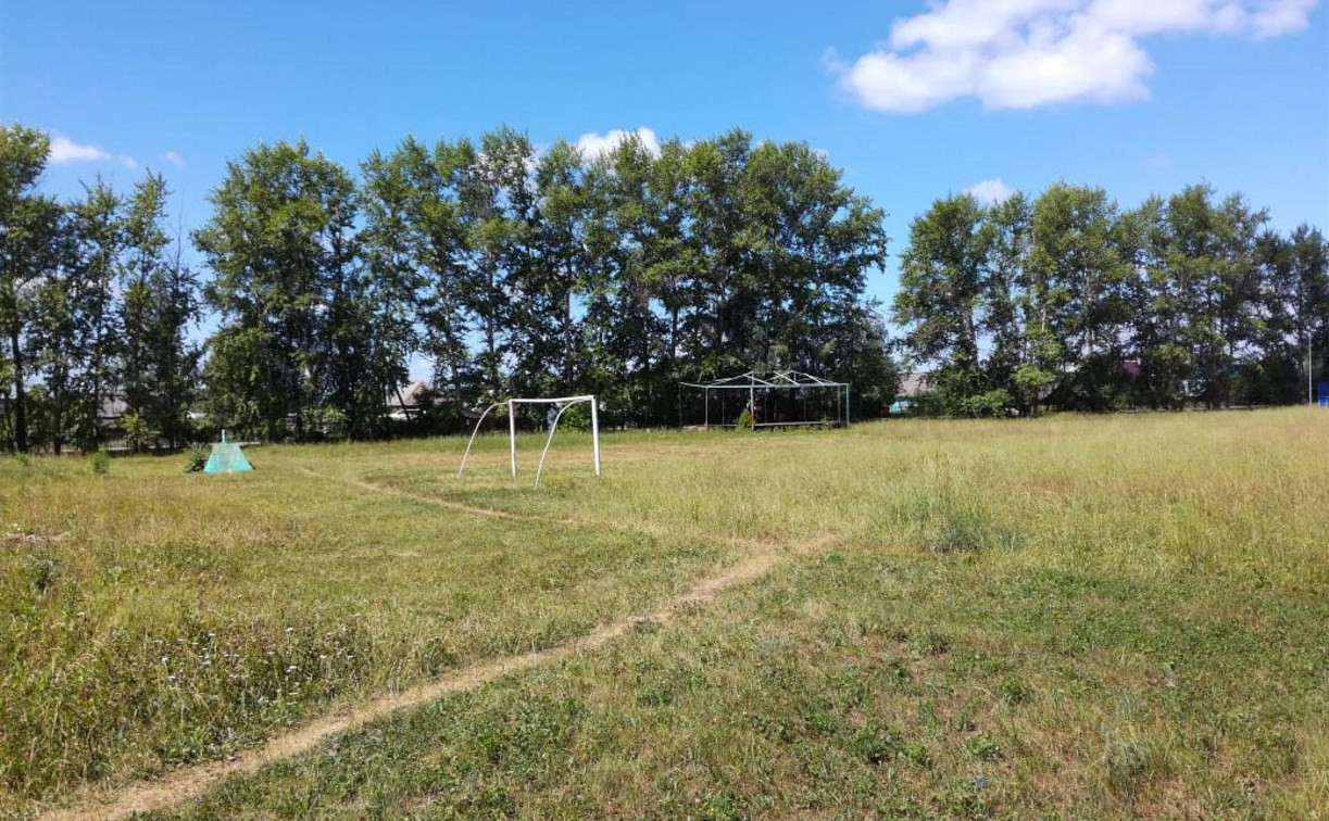 Жители поселка Ревякино: «Детям негде заниматься спортом! Наш стадион заброшен много лет»