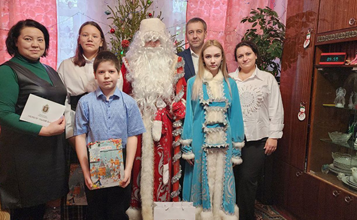 Семья из Алексина получила подарок от Алексея Дюмина