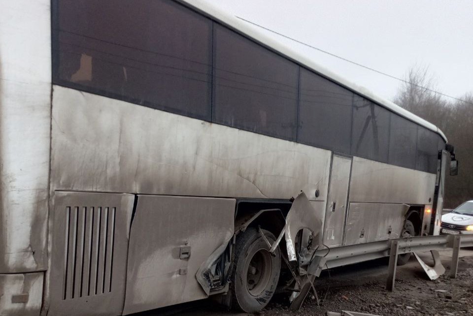 По дороге на склад Wildberries произошло ДТП с автобусом