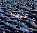 Продажи новых автомобилей в России сократились на 43%