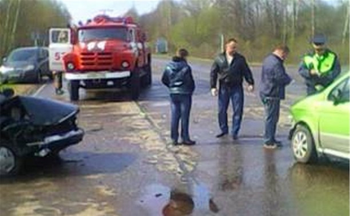 В Новомосковске в ДТП с «Дэу Матиз» и ВАЗ-2103 пострадала семилетняя девочка