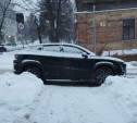 На ул. Жуковского Changan перекрыл дорогу для пешеходов